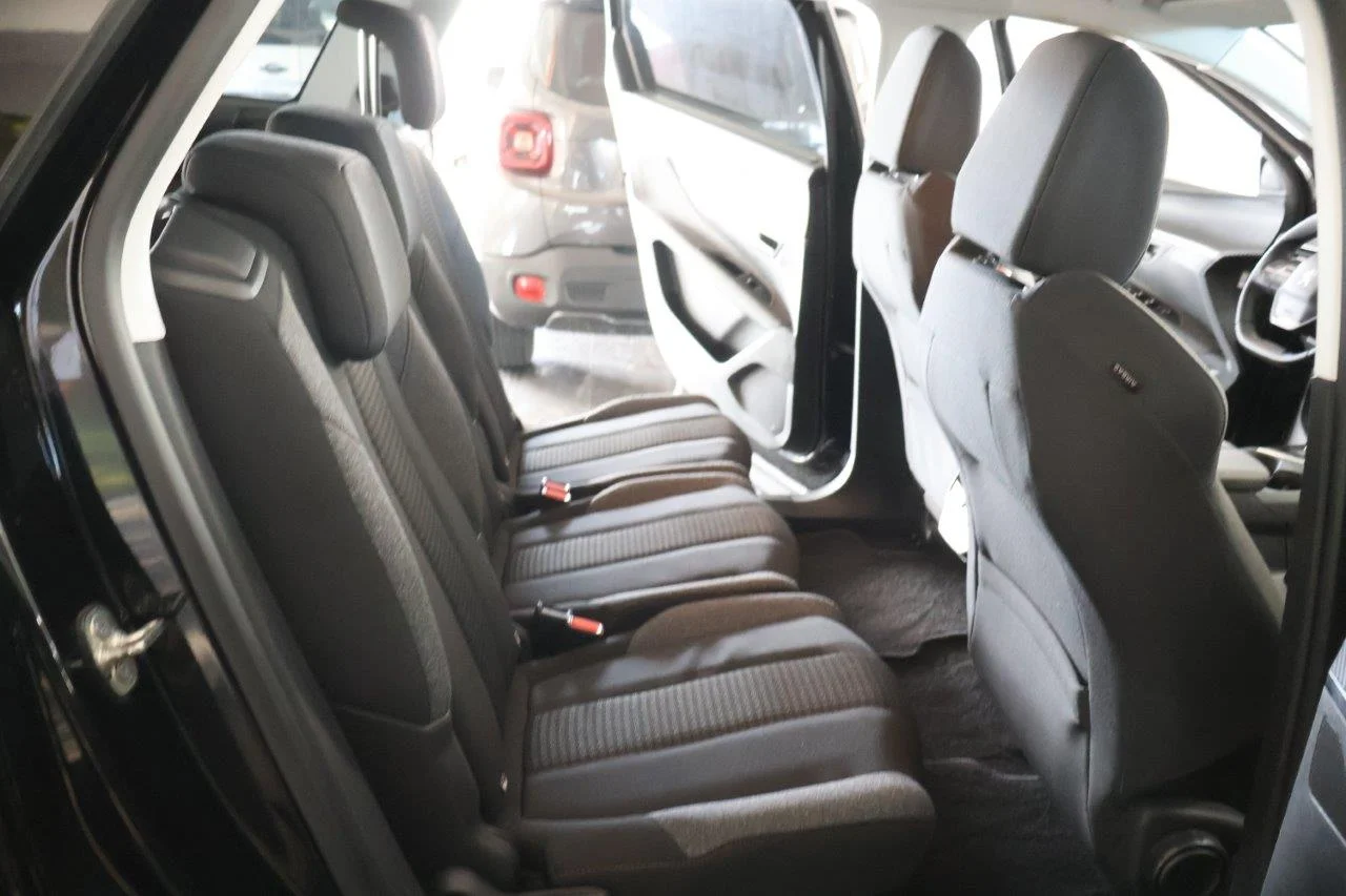 Peugeot 5008 - View model 39