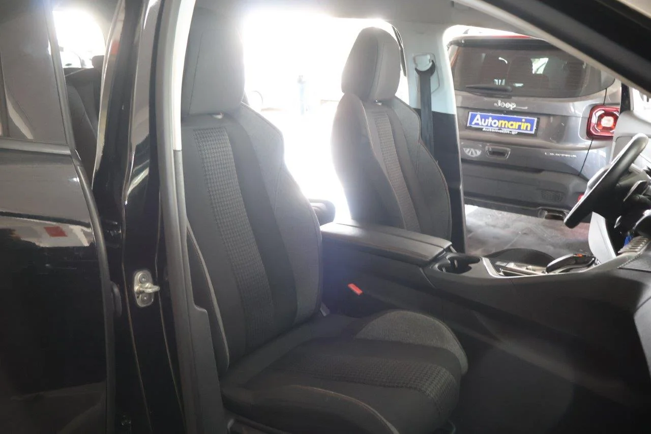 Peugeot 5008 - View model 40