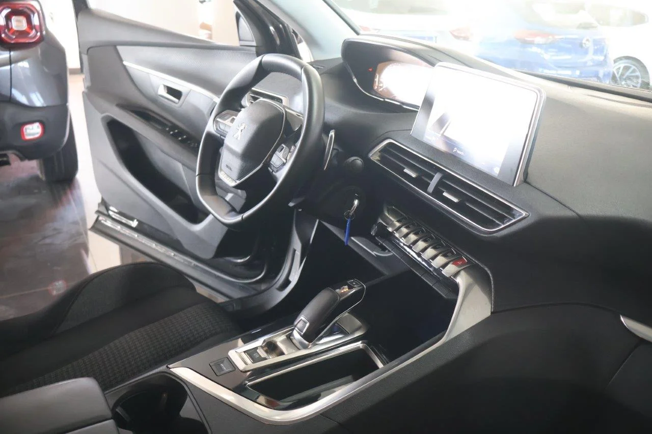 Peugeot 5008 - View model 42