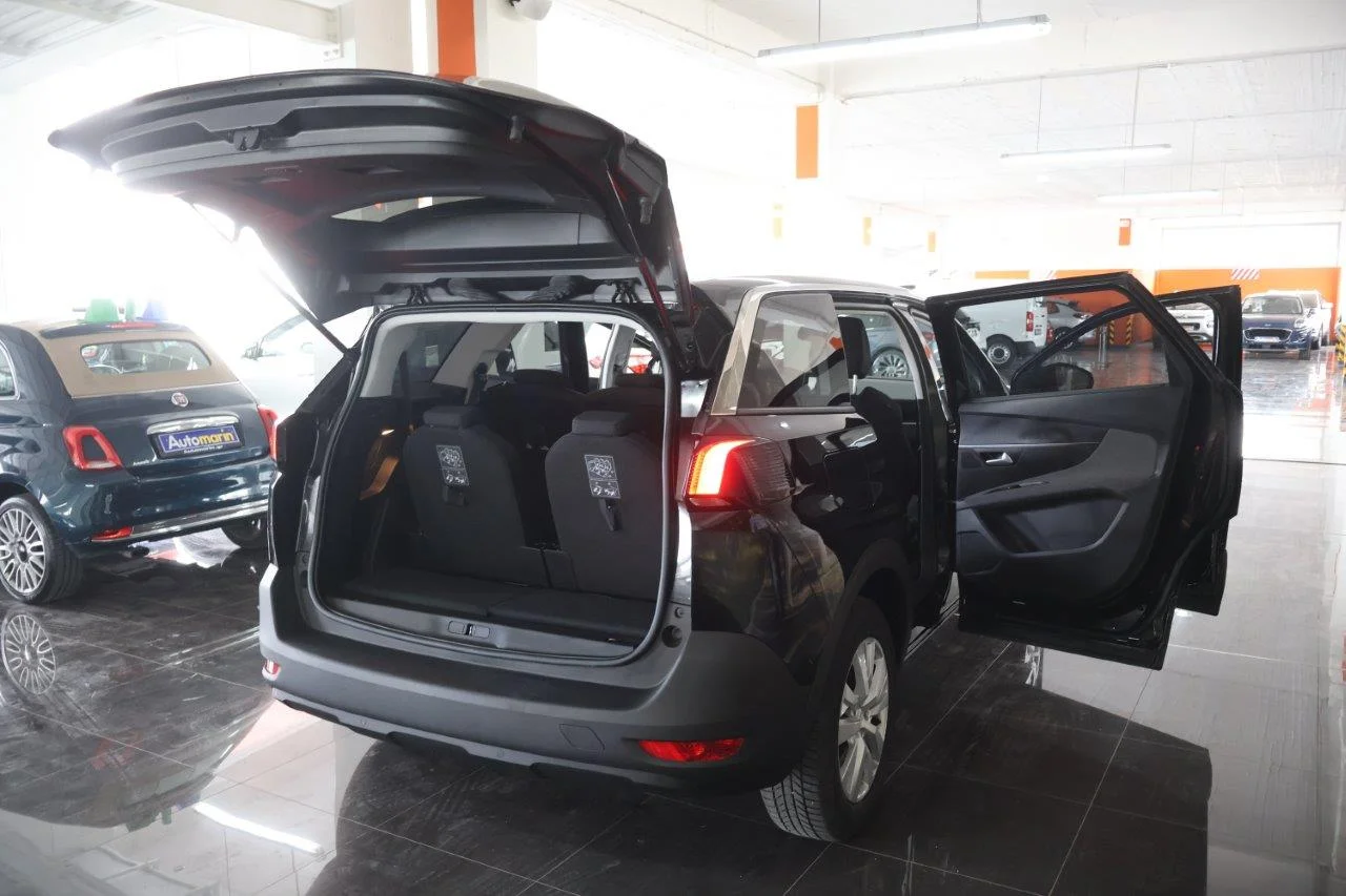 Peugeot 5008 - View model 7