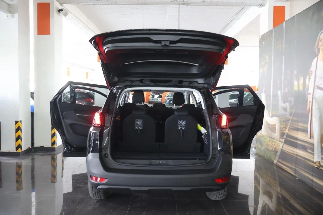 Peugeot 5008 - View model 8