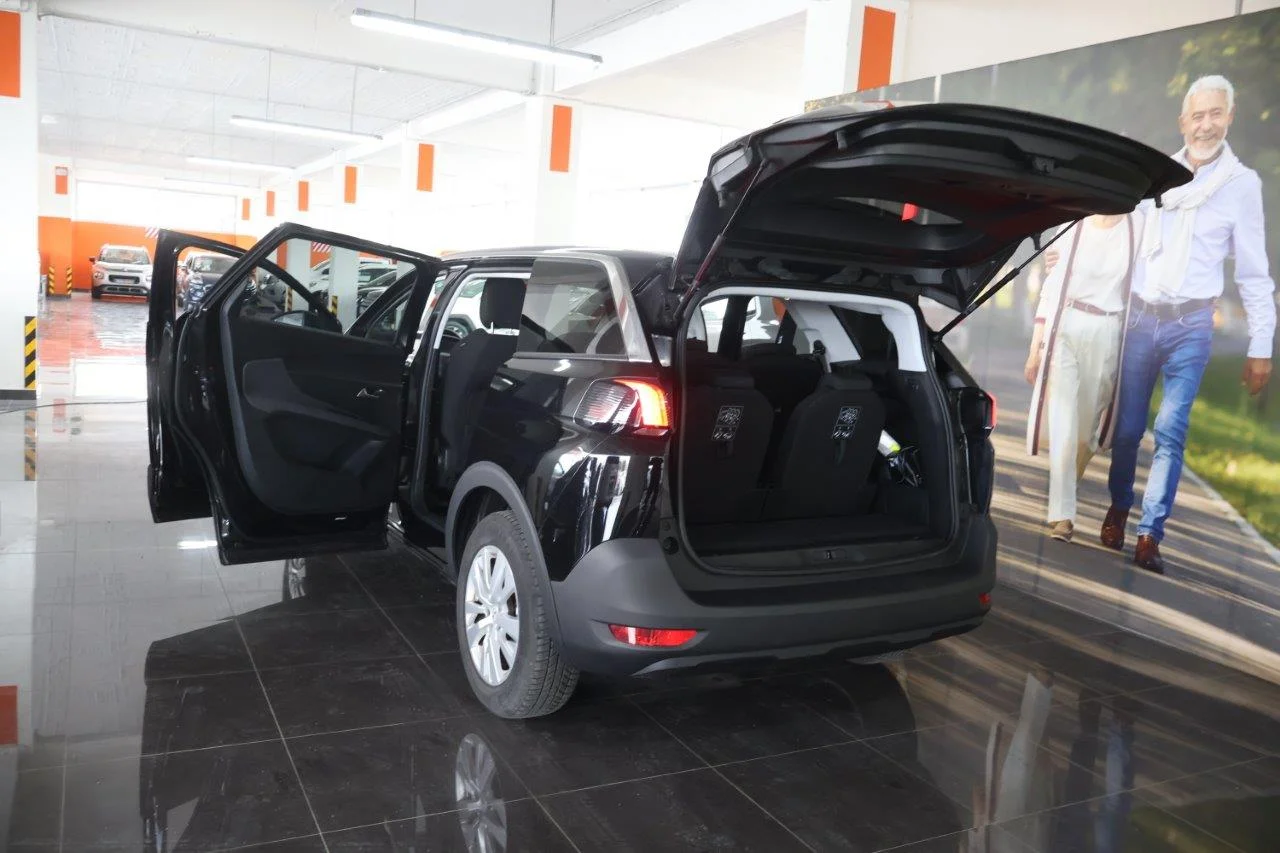 Peugeot 5008 - View model 9