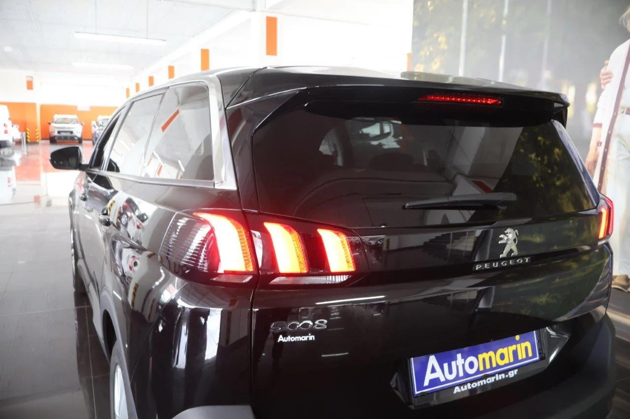 Peugeot 5008 - View model 11