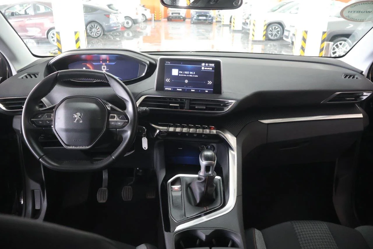 Peugeot 5008 - View model 18
