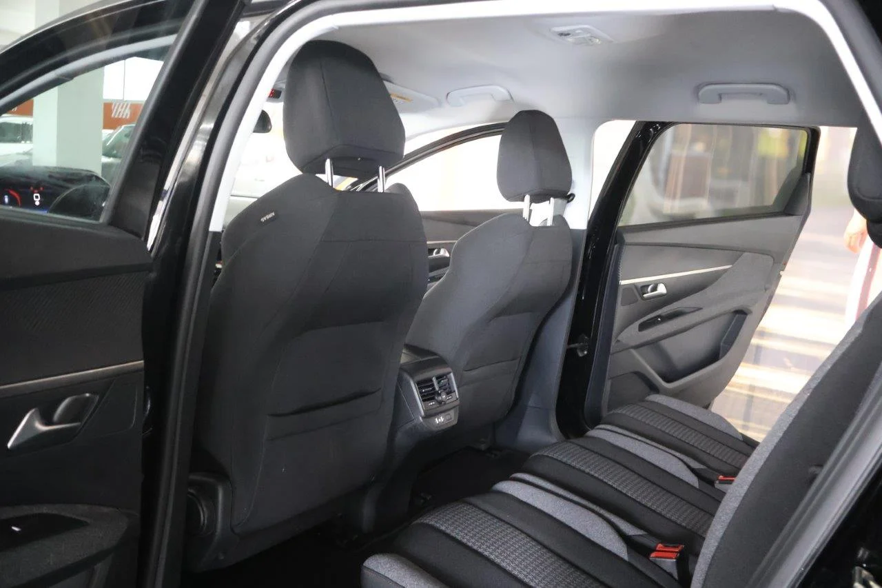 Peugeot 5008 - View model 33