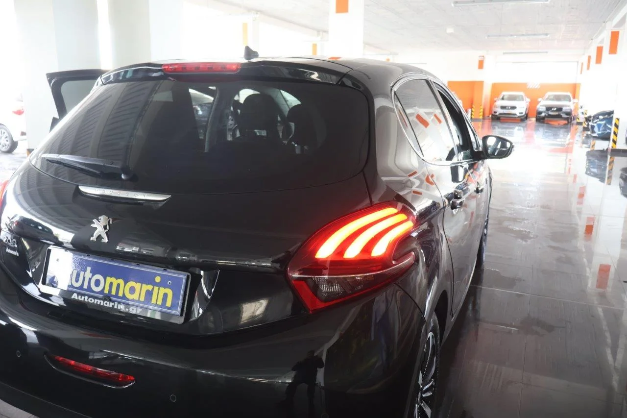 Peugeot 208 - View model 11