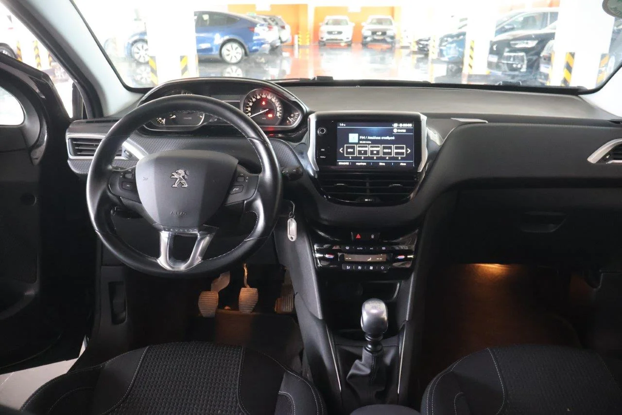 Peugeot 208 - View model 19