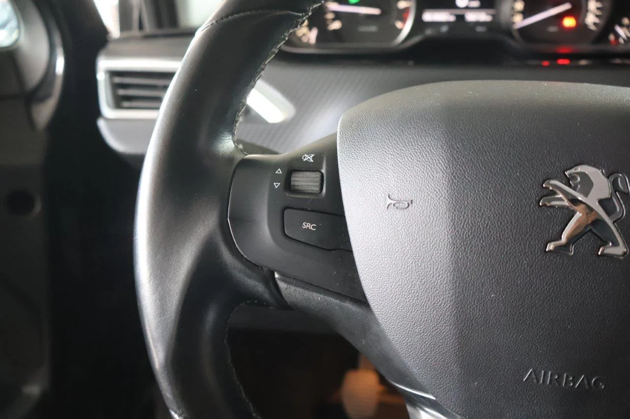 Peugeot 208 - View model 22