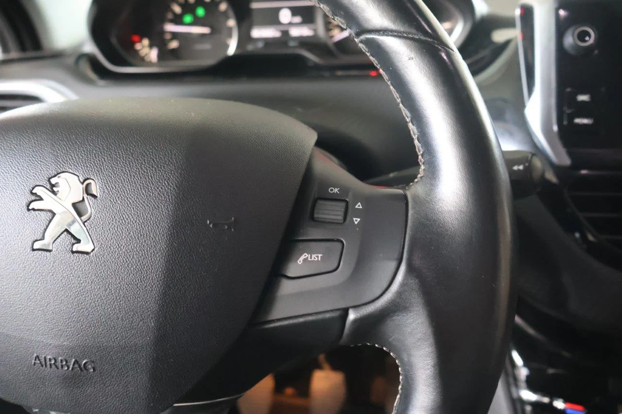 Peugeot 208 - View model 23