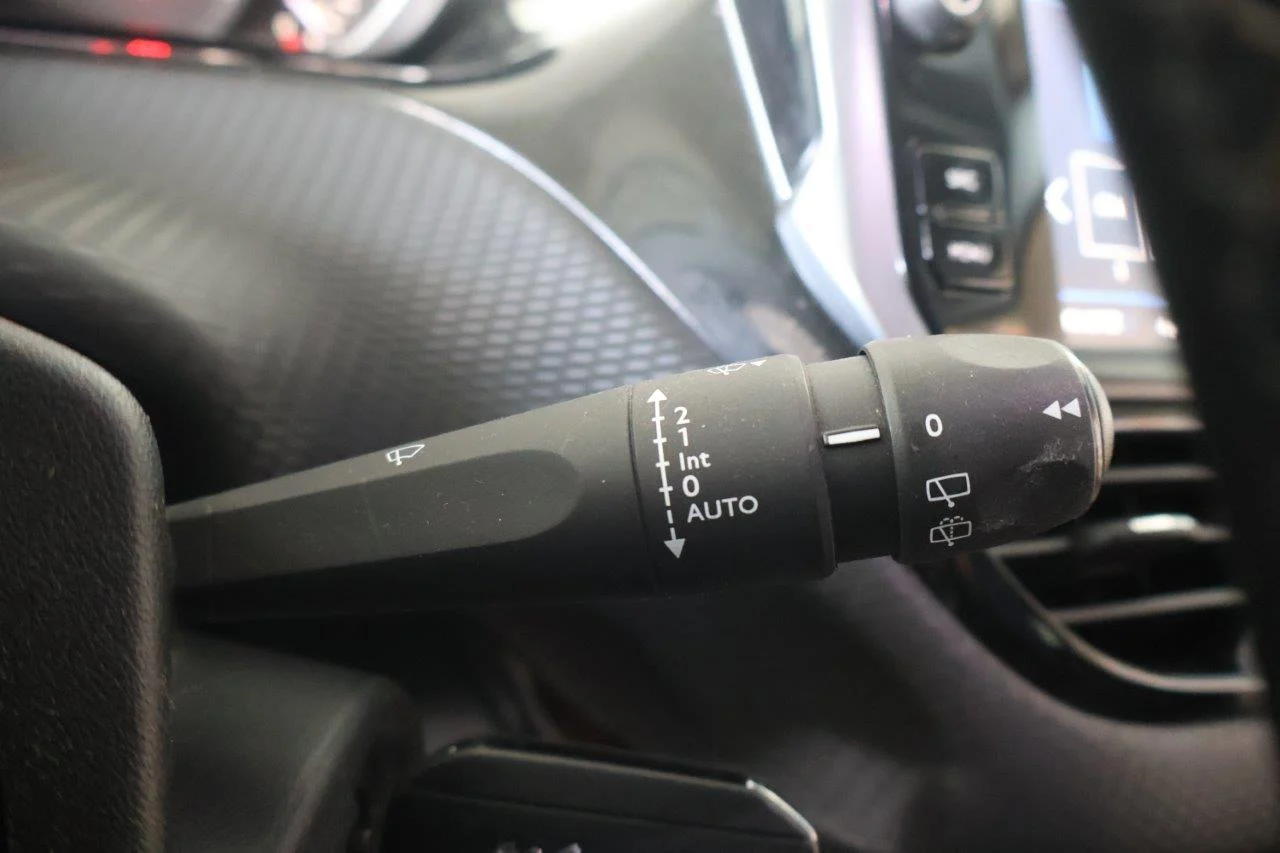 Peugeot 208 - View model 30