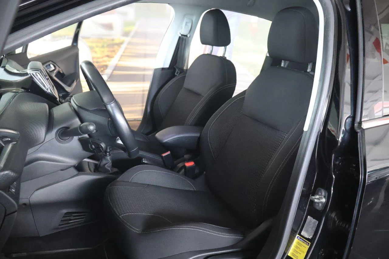 Peugeot 208 - View model 34