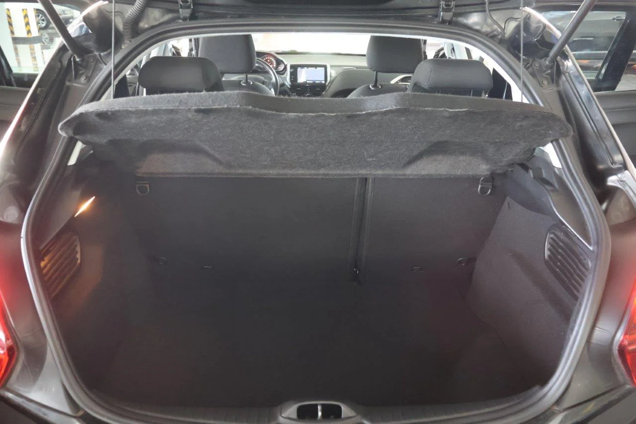 Peugeot 208 - View model 42
