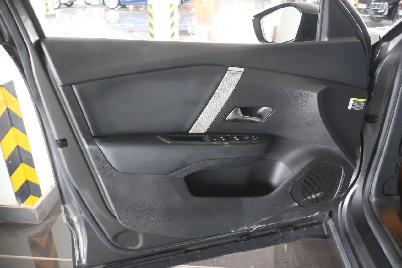 Citroen C4 - View model 33