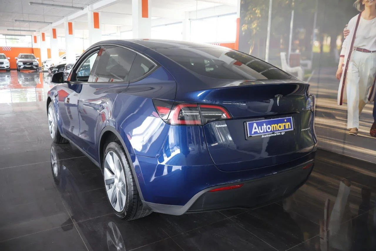 Tesla Model Y - View model 6