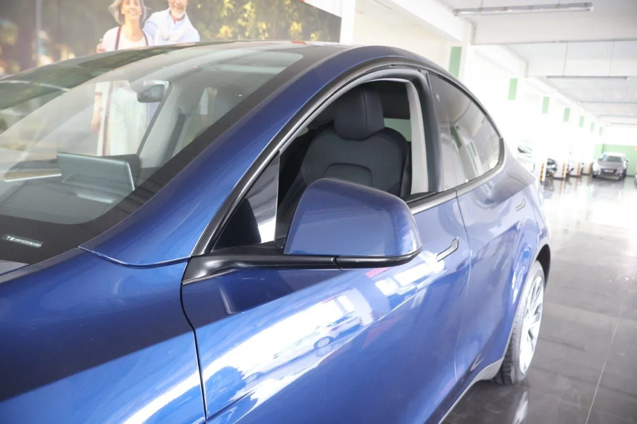 Tesla Model Y - View model 13