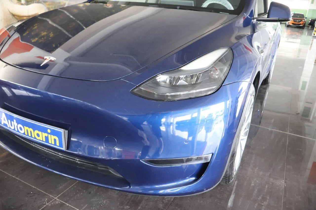 Tesla Model Y - View model 16