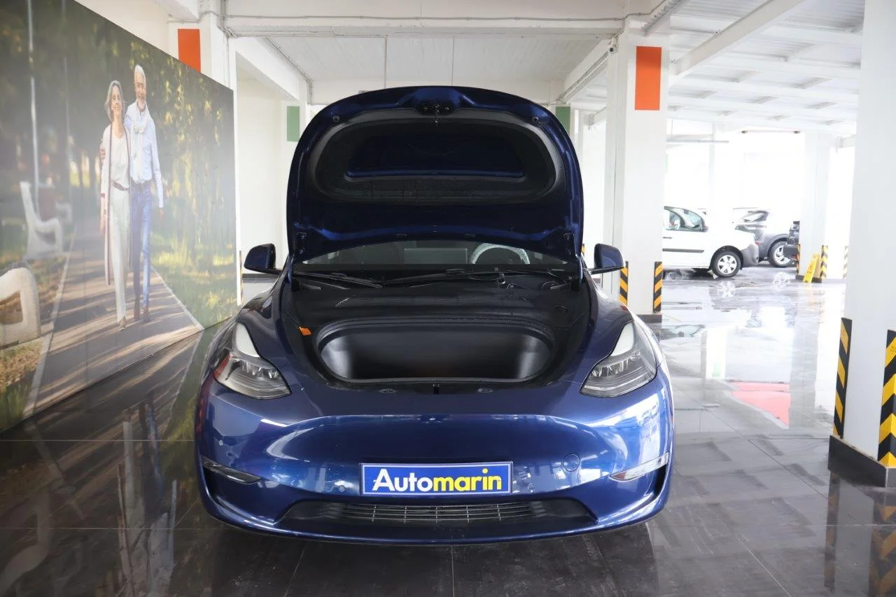 Tesla Model Y - View model 19