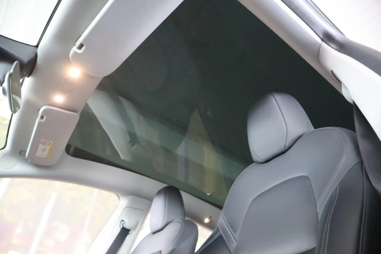 Tesla Model Y - View model 32