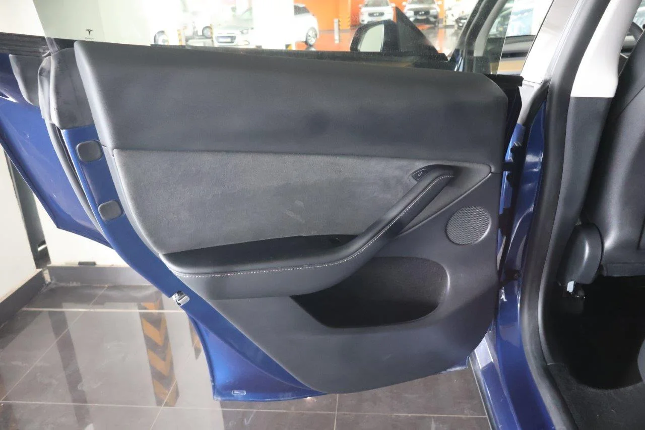 Tesla Model Y - View model 35