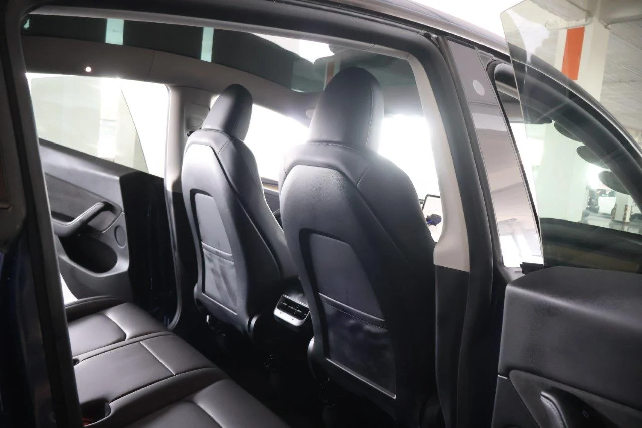 Tesla Model Y - View model 37
