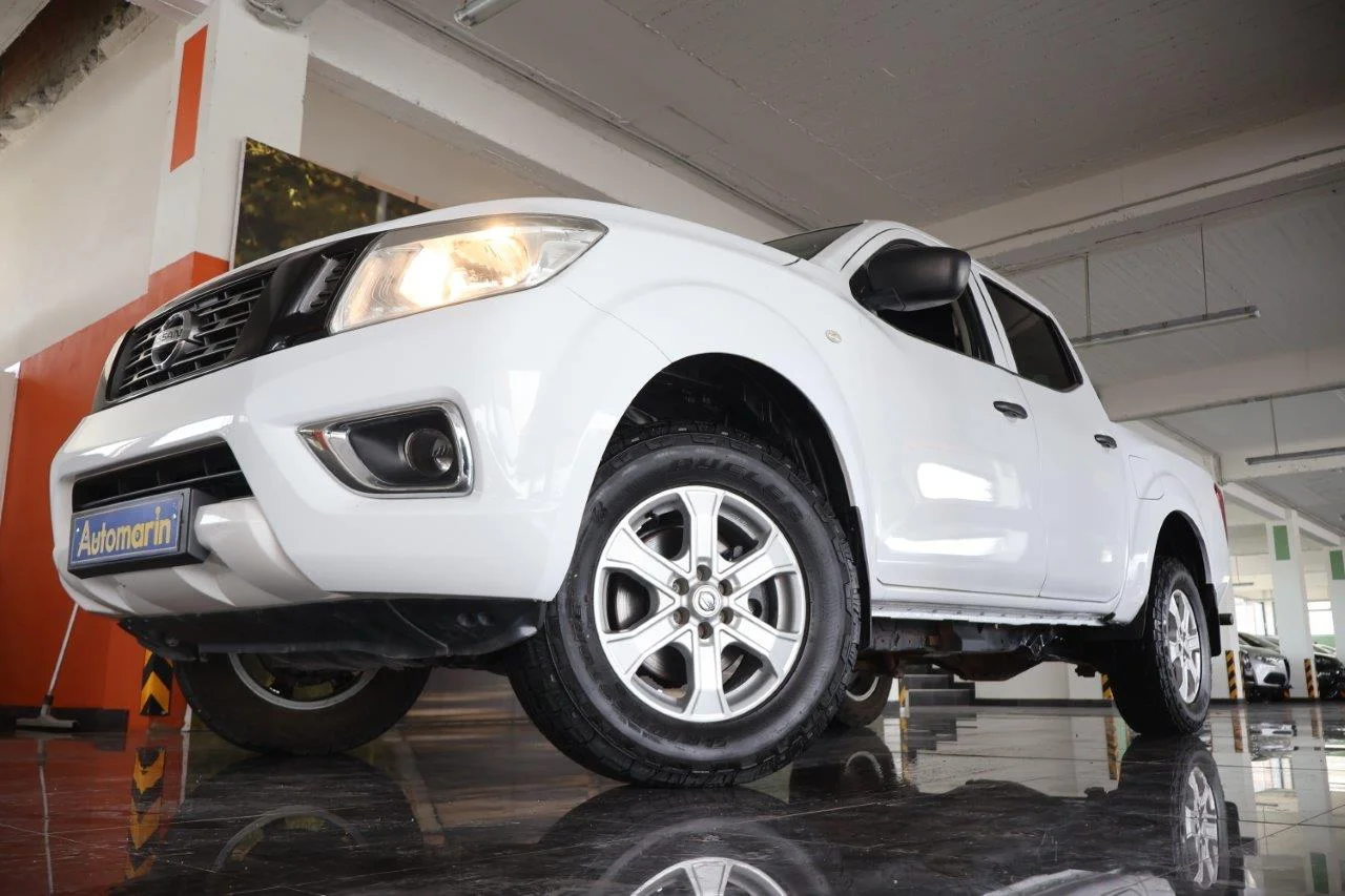 View 2 - Nissan Navara - 2020