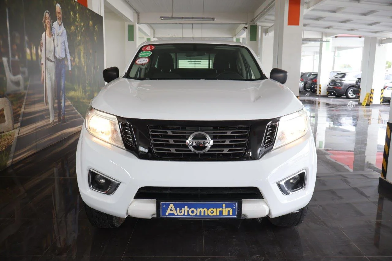 View 3 - Nissan Navara - 2020