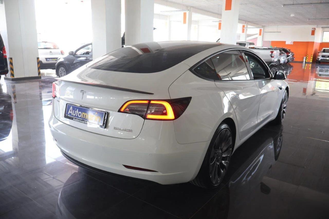 View 5 - Tesla Model 3 - 2021