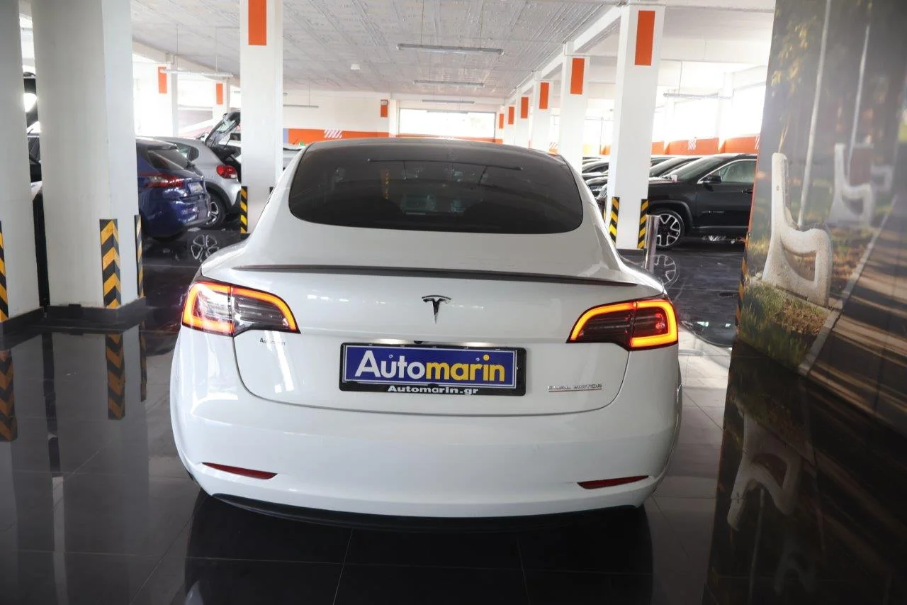 Tesla Model 3 - View model 5