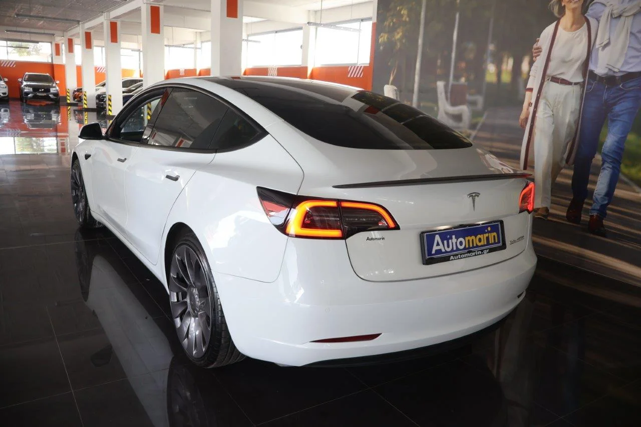 Tesla Model 3 - View model 6