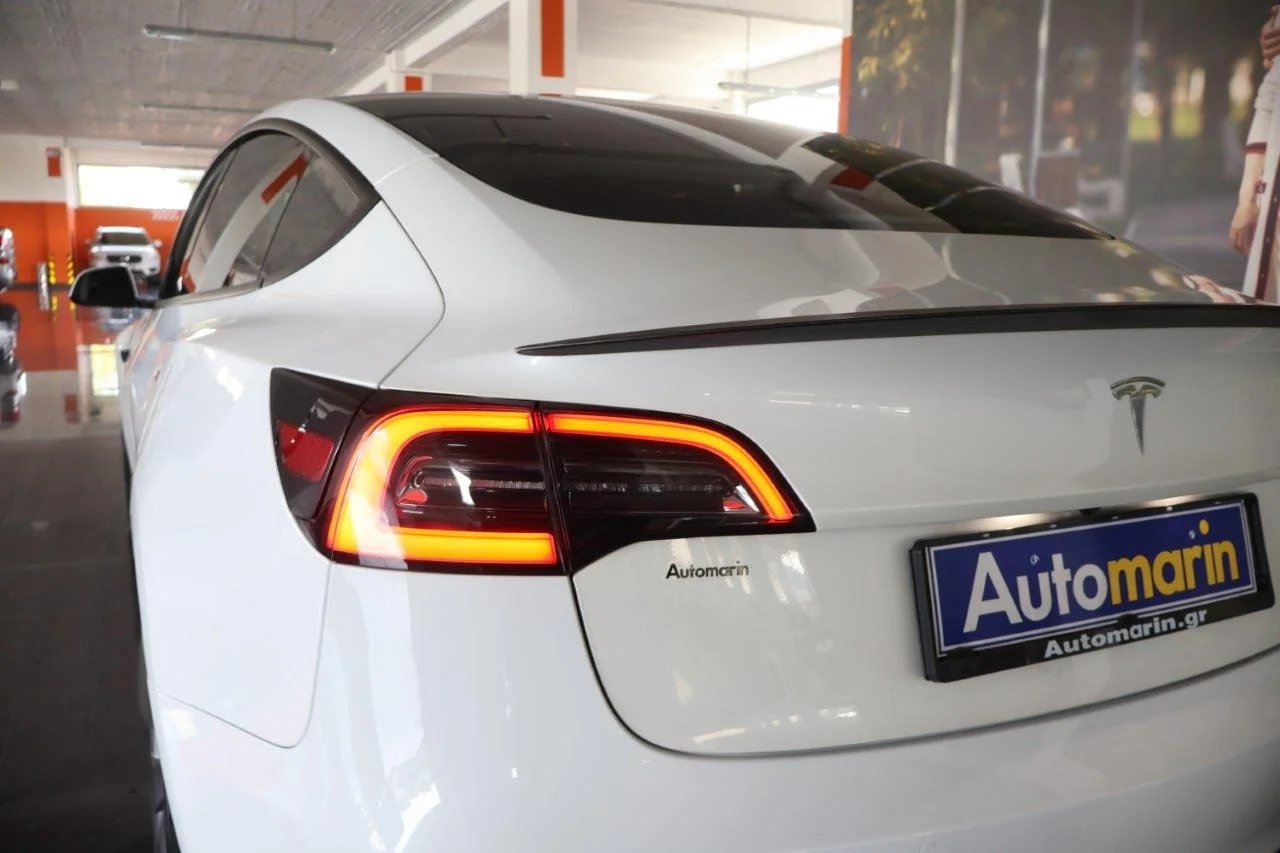 Tesla Model 3 - View model 11