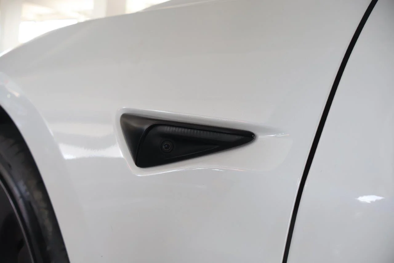 Tesla Model 3 - View model 12