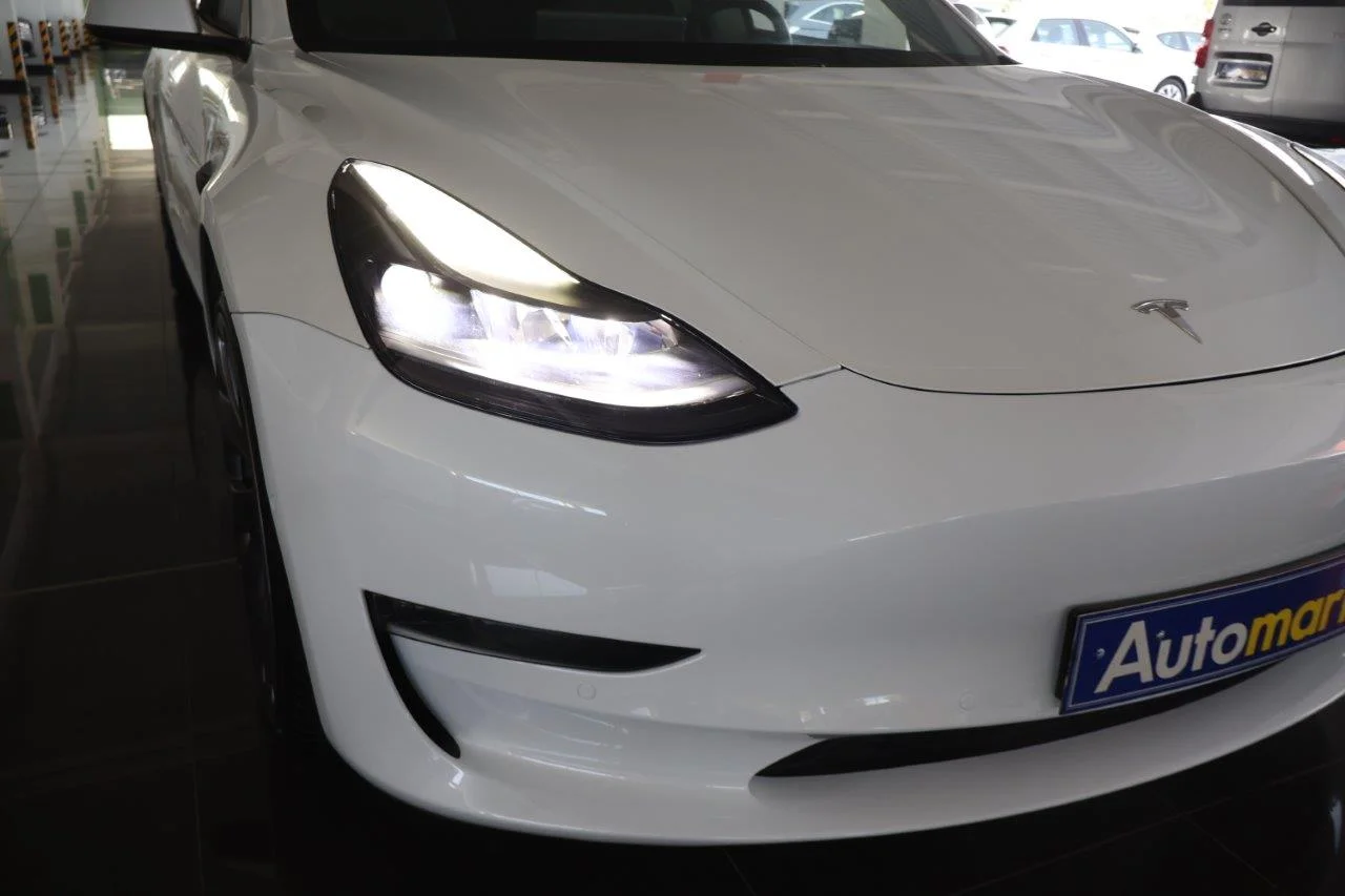 Tesla Model 3 - View model 14
