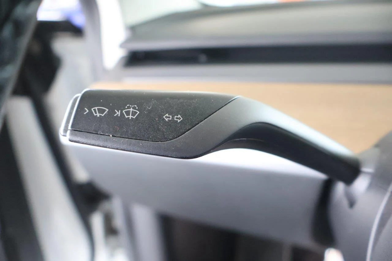 Tesla Model 3 - View model 26