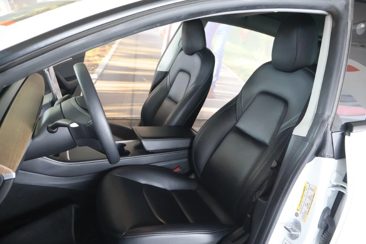 Tesla Model 3 - View model 34