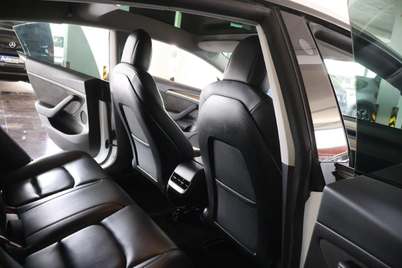 Tesla Model 3 - View model 40