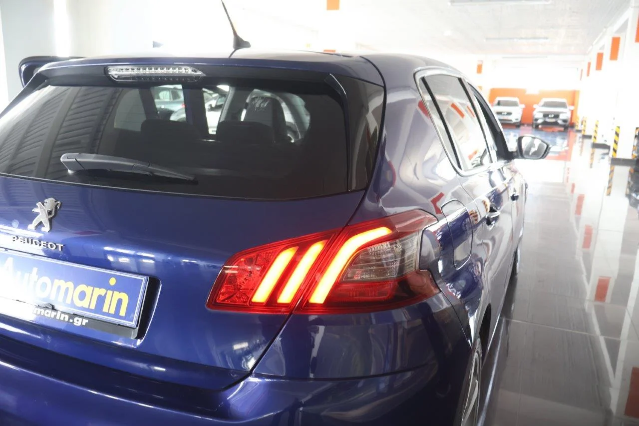 Peugeot 308 - View model 10