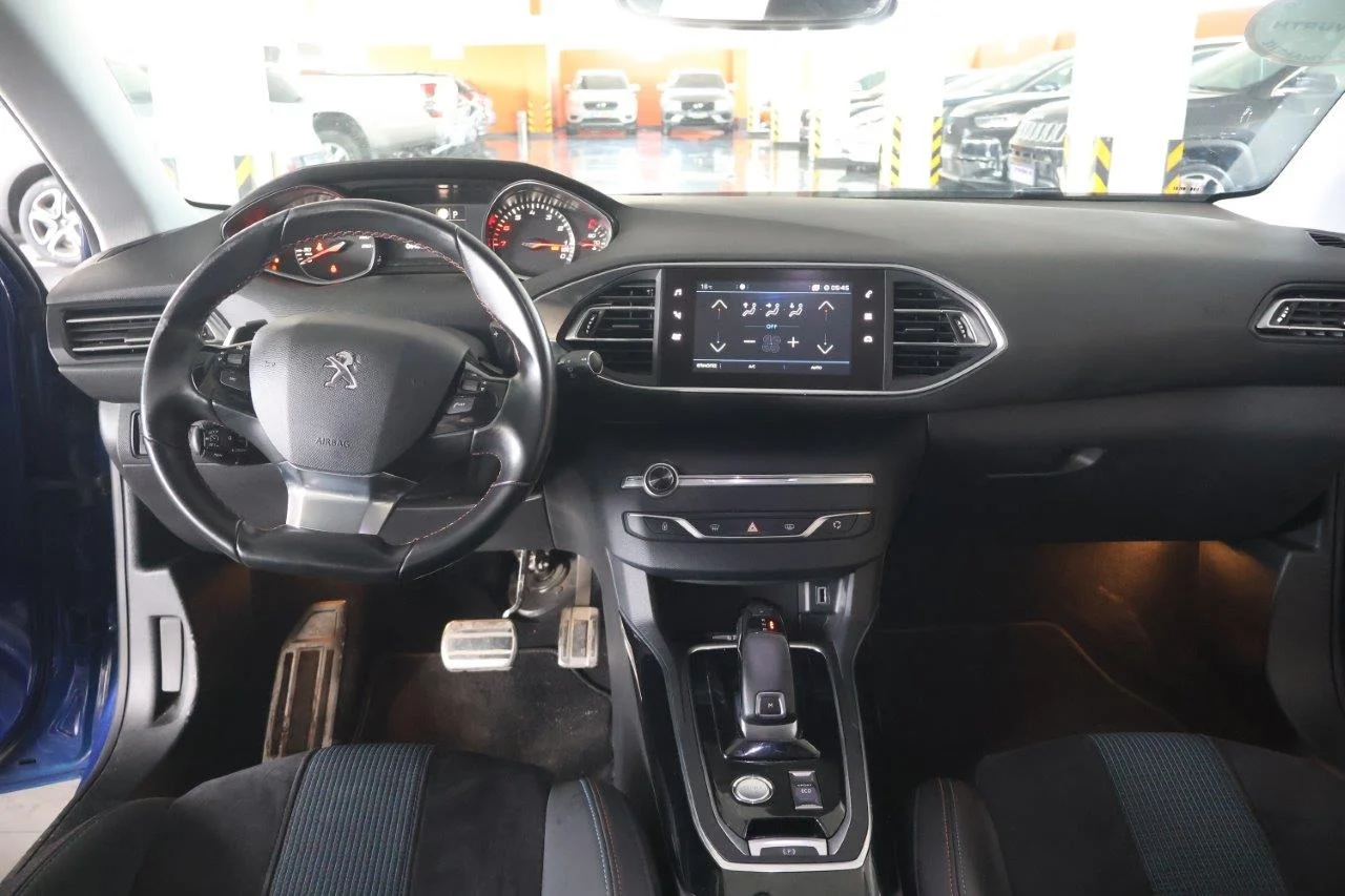 Peugeot 308 - View model 19