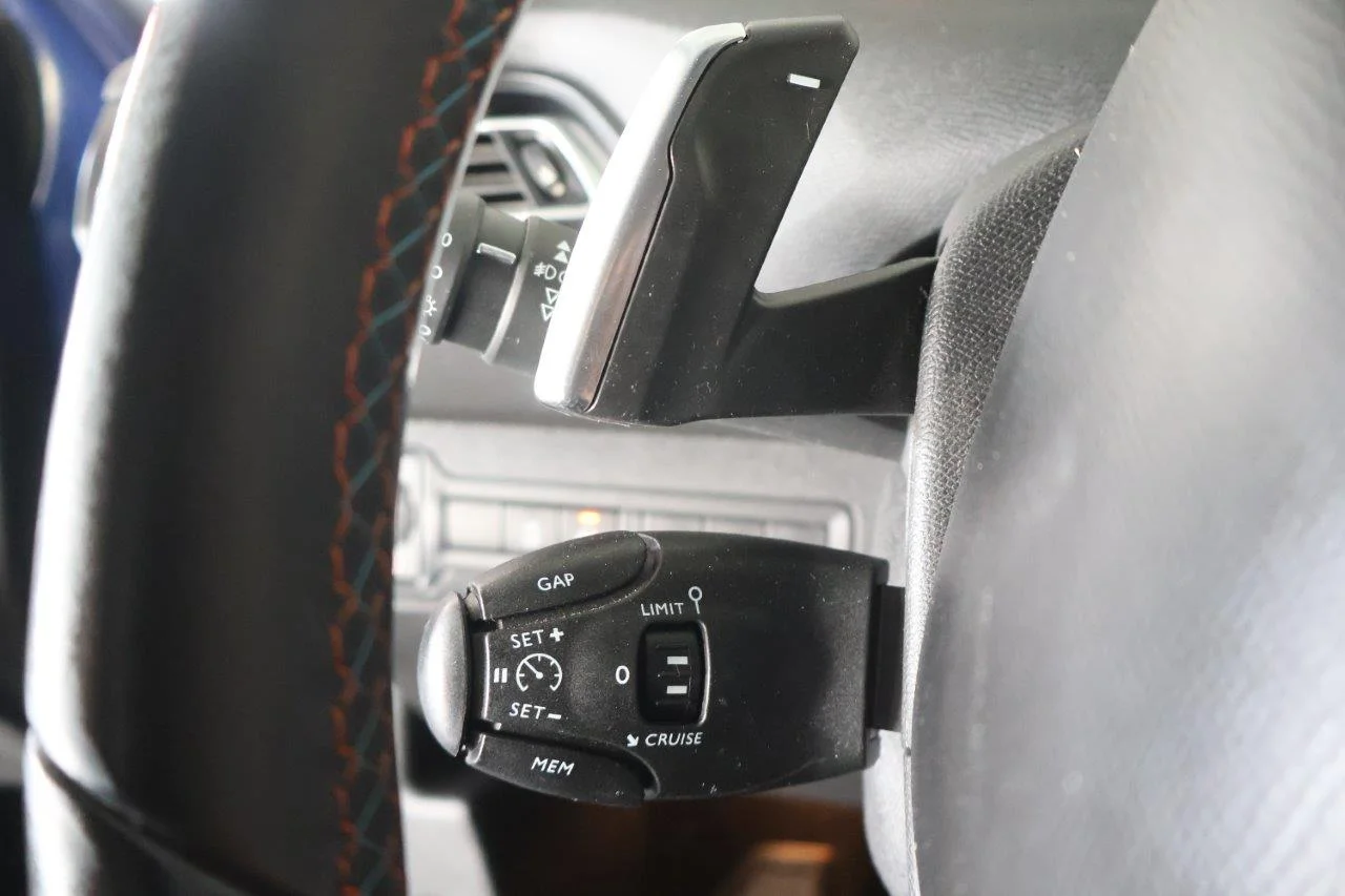 Peugeot 308 - View model 28