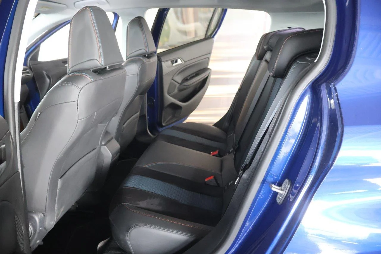 Peugeot 308 - View model 38