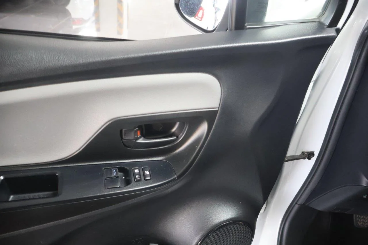 Toyota Yaris - View model 30