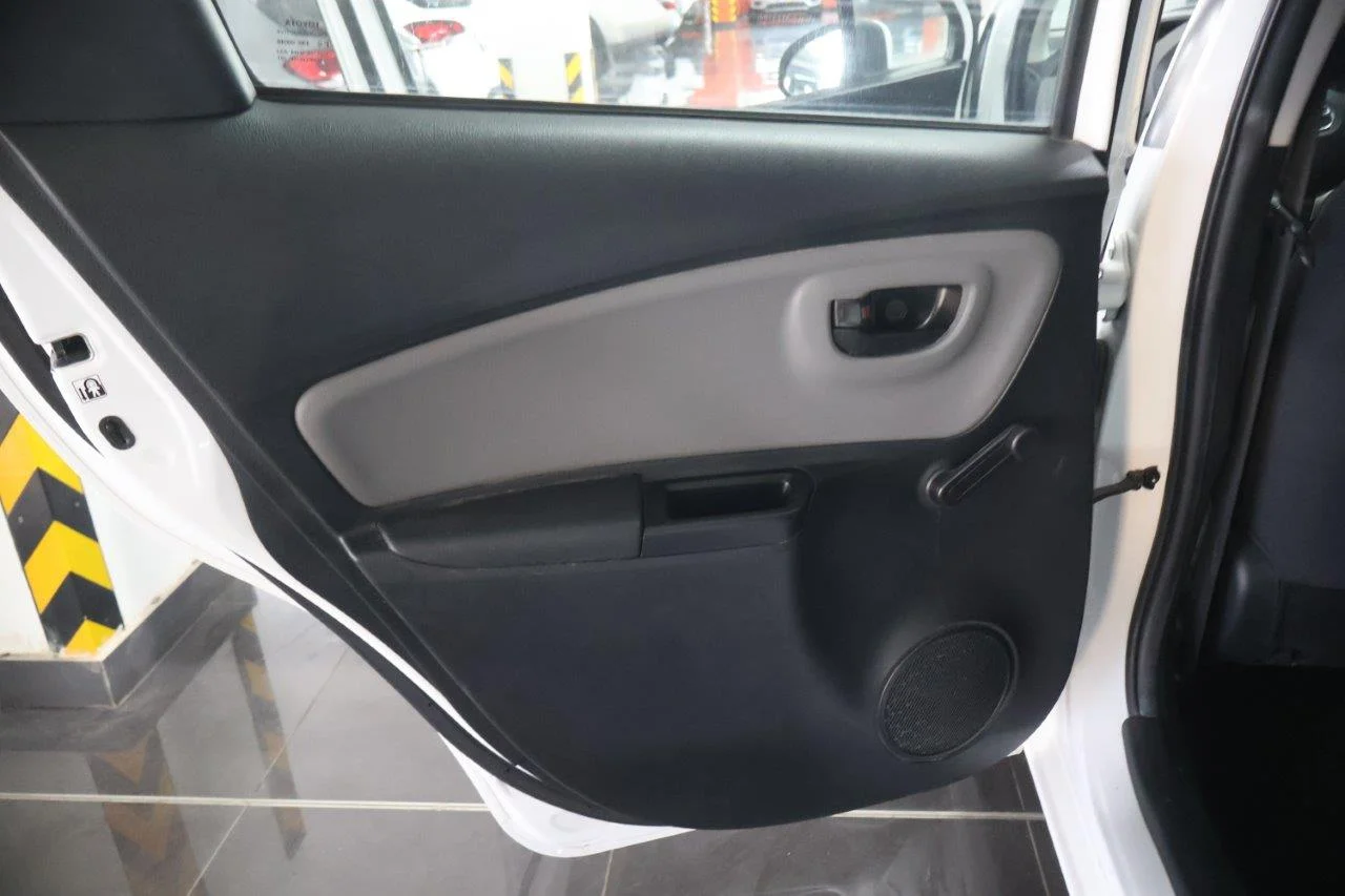 Toyota Yaris - View model 33