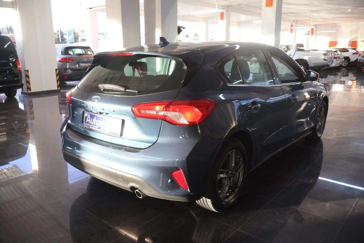 View 5 - Ford Focus - 2021