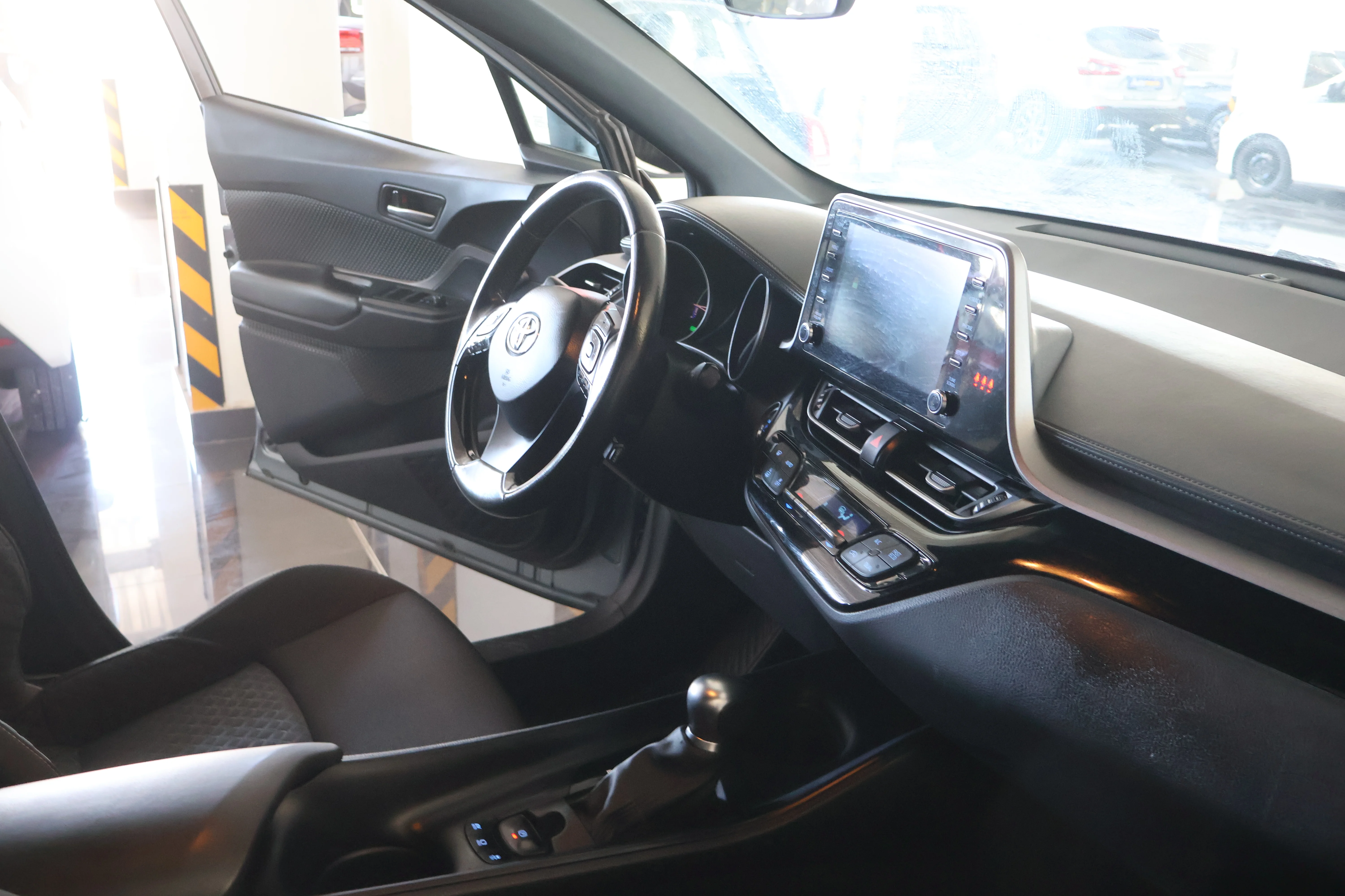Toyota C-HR - View model 40