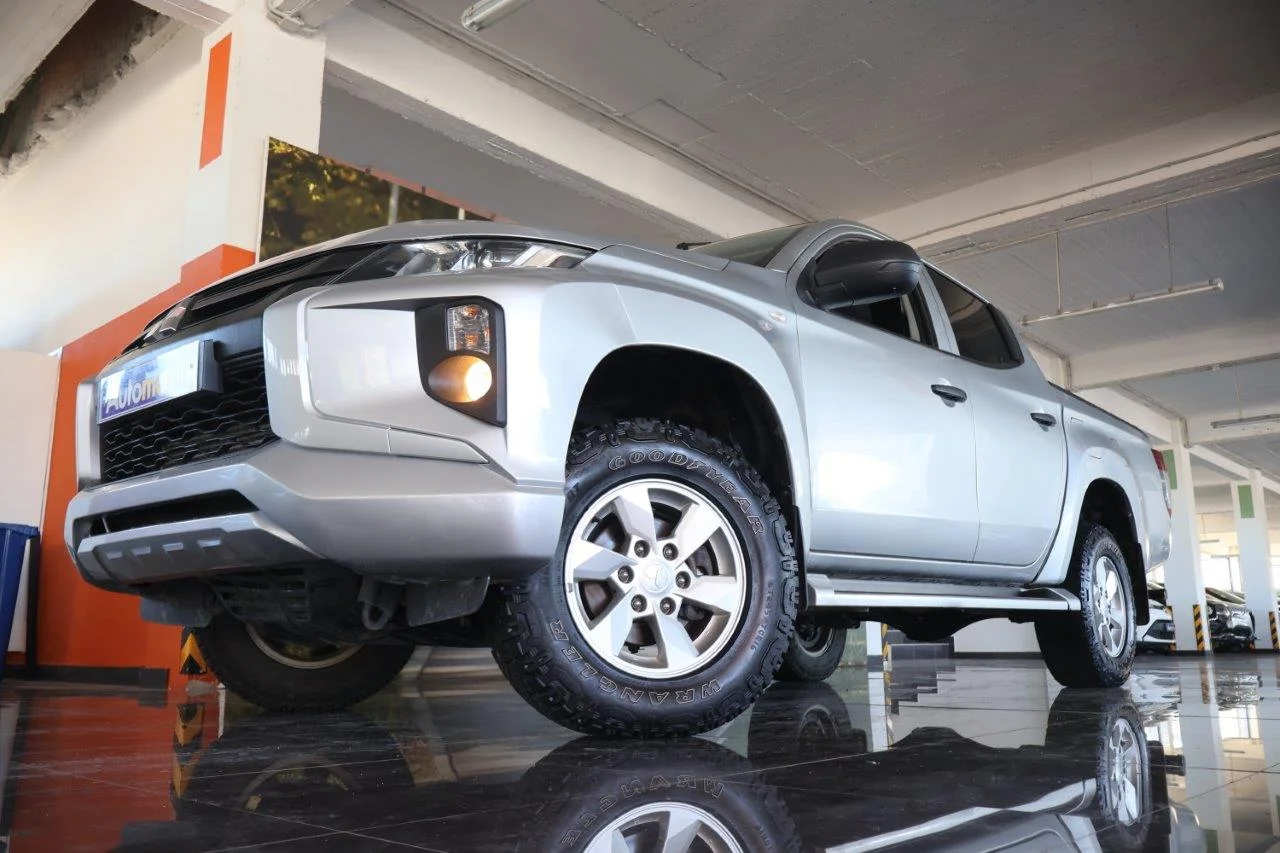 View 2 - Mitsubishi L200 - 2021