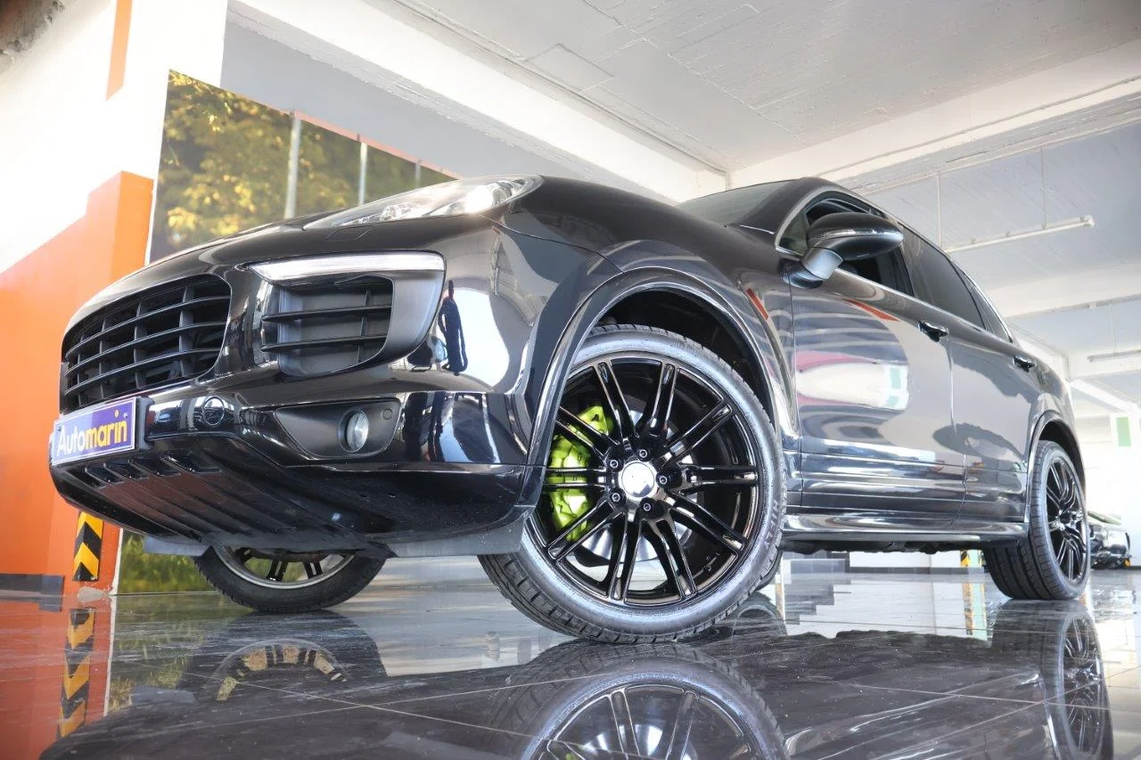 View 2 - Porsche Cayenne - 2015