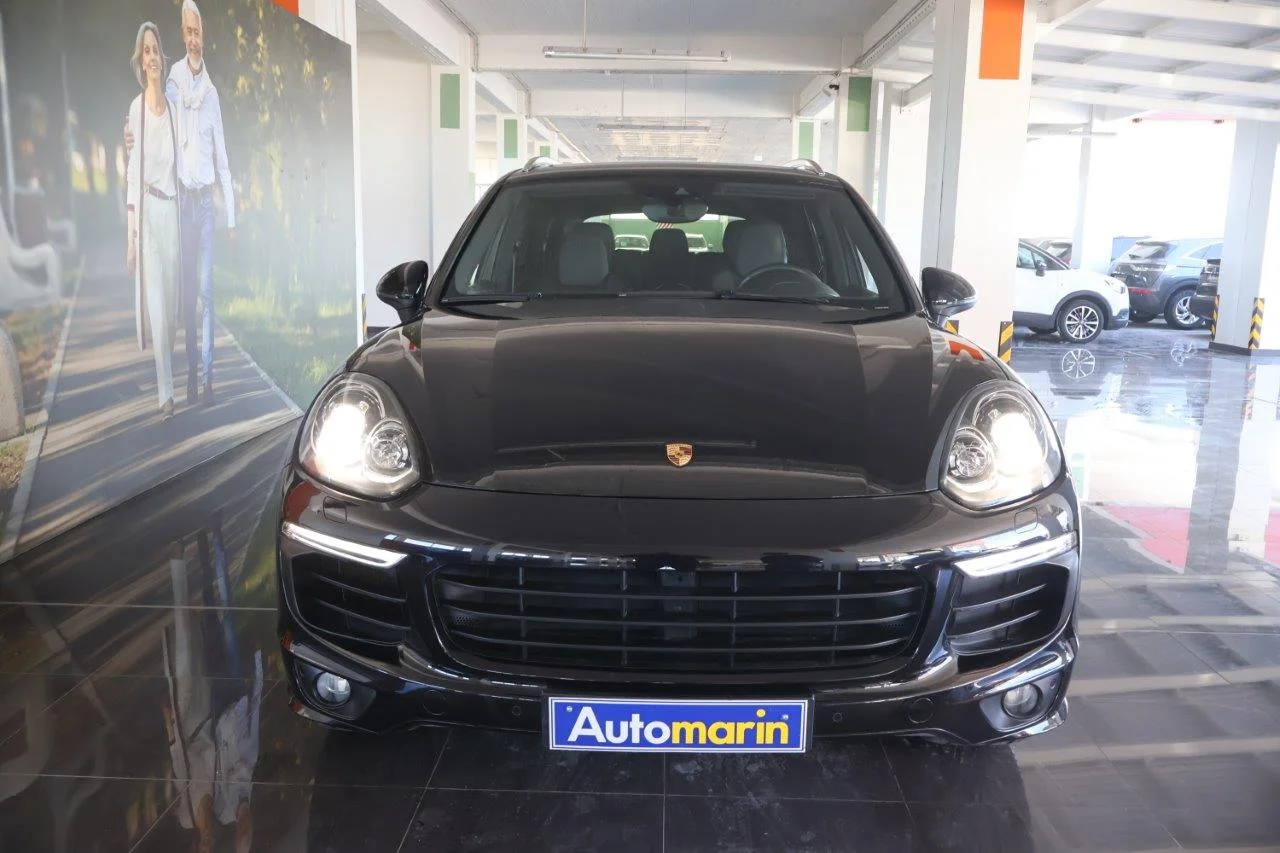 View 3 - Porsche Cayenne - 2015