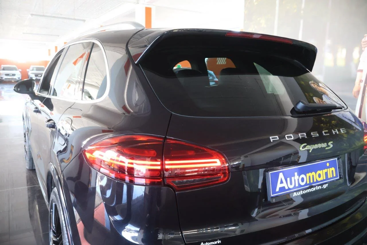 Porsche Cayenne - View model 10