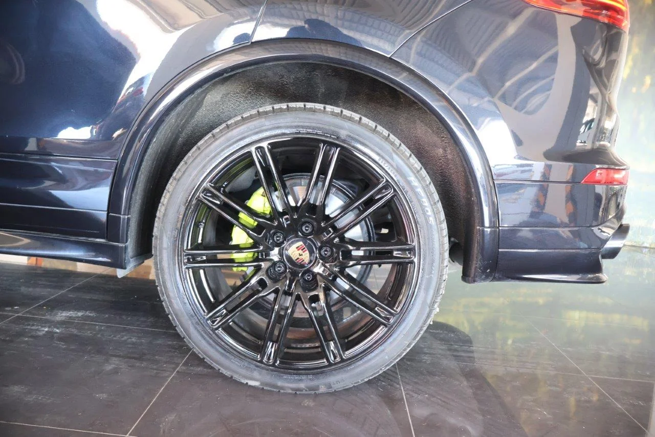 Porsche Cayenne - View model 13