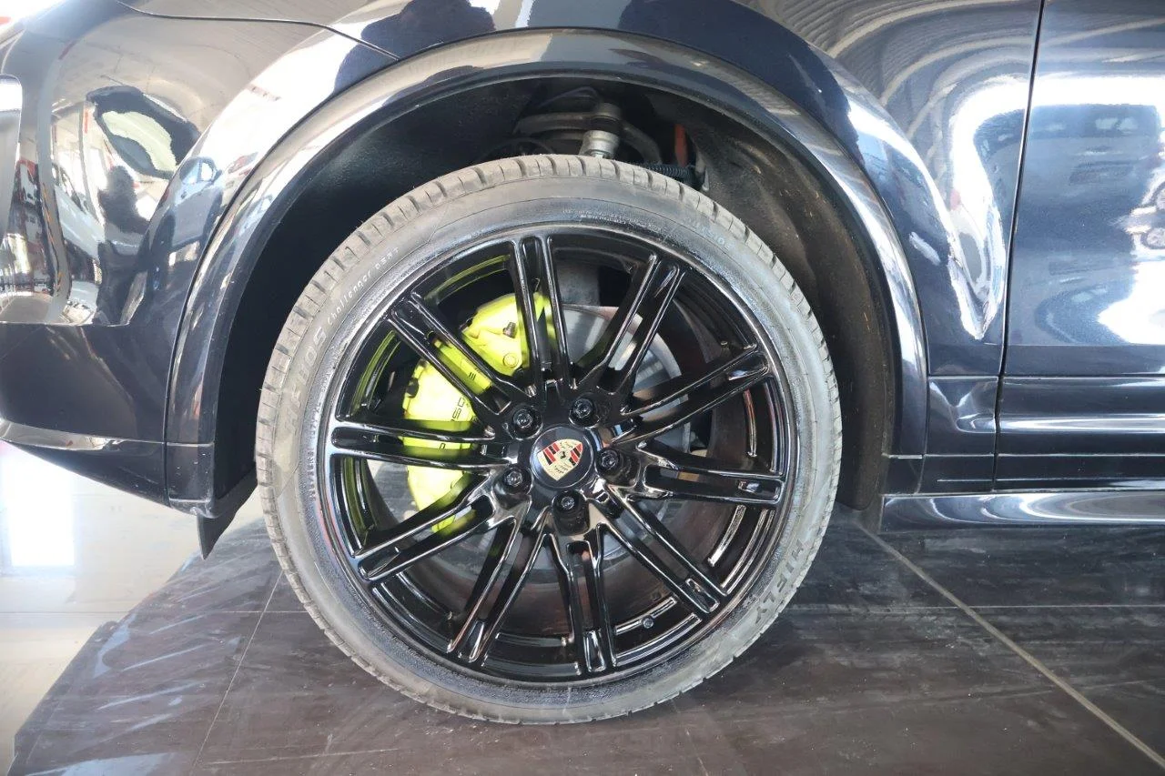 Porsche Cayenne - View model 14
