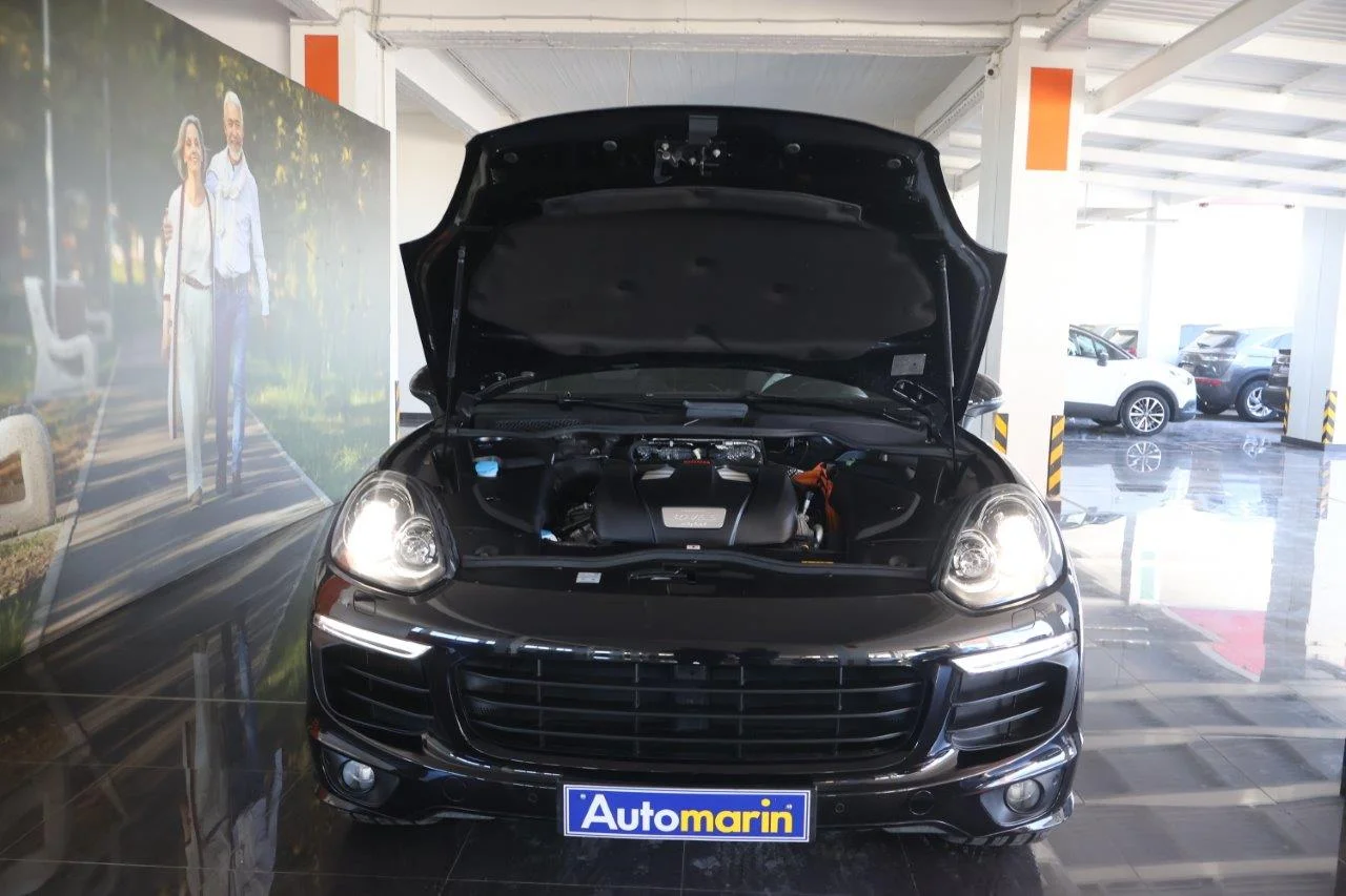 Porsche Cayenne - View model 20